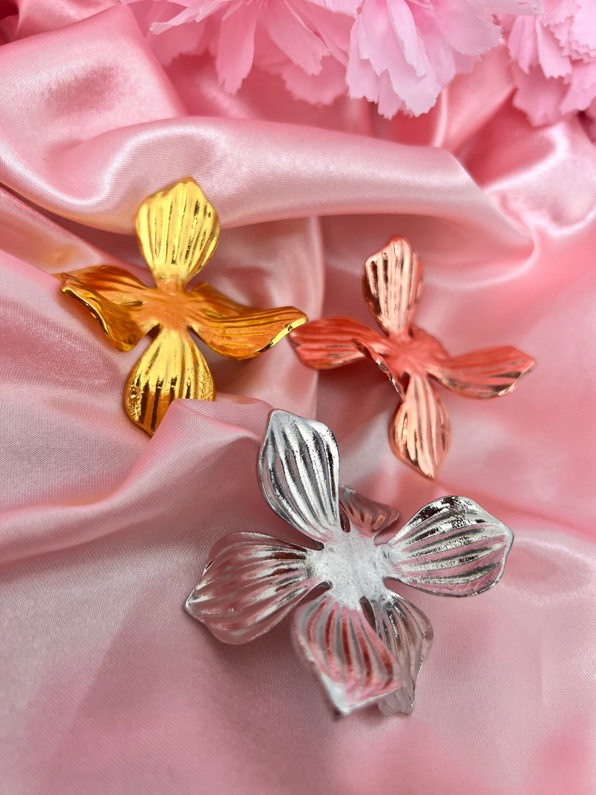 Flower Crystal Sphere Stand, 54mm - Silver, Gold, Rose Gold