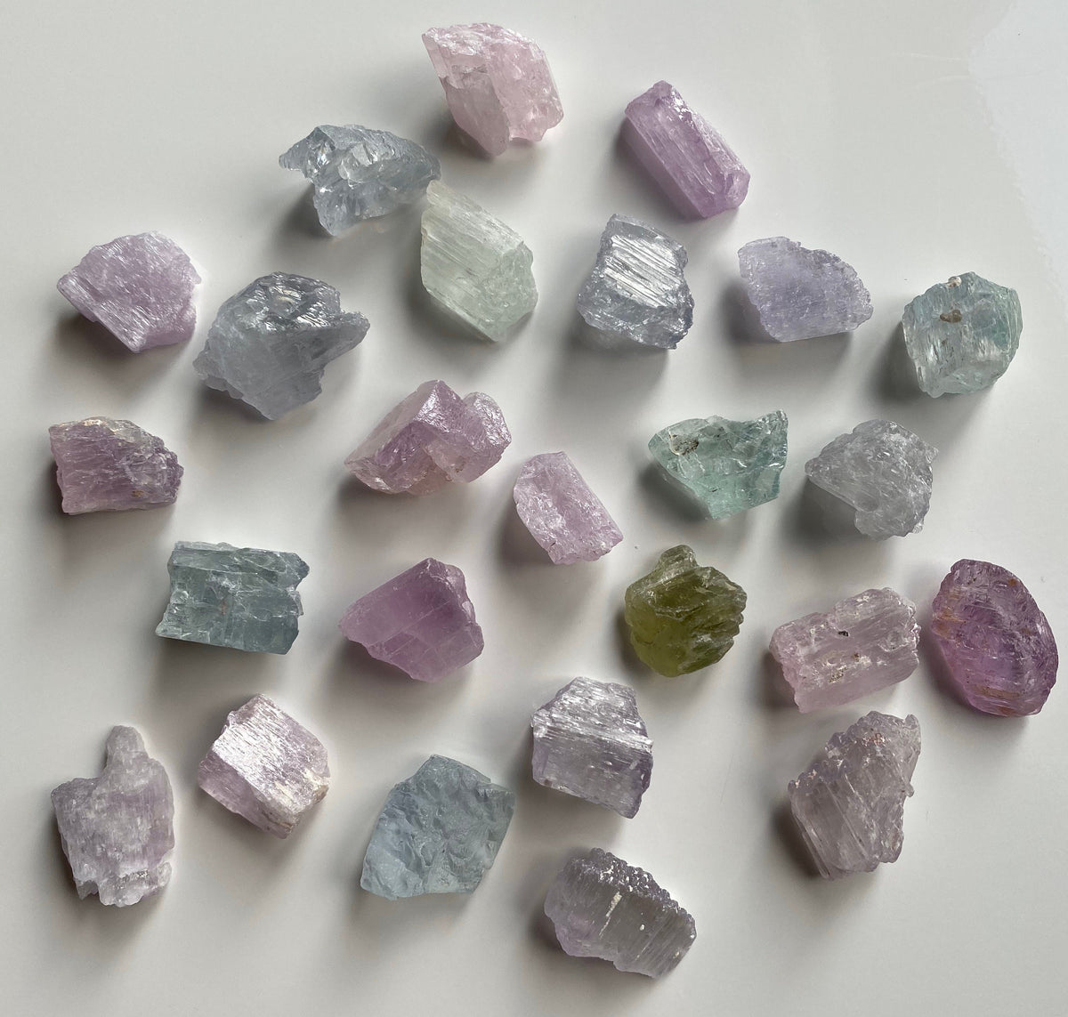 Marvellous raw Kunzite chunk/ Kunzite Crystal/ Spodumene