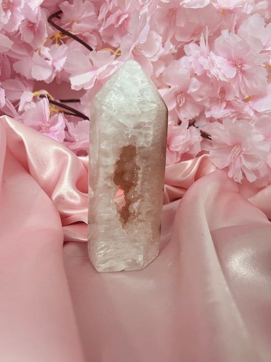 Sparkly Pink Amethyst Quartz Tower, Drusy Pocket